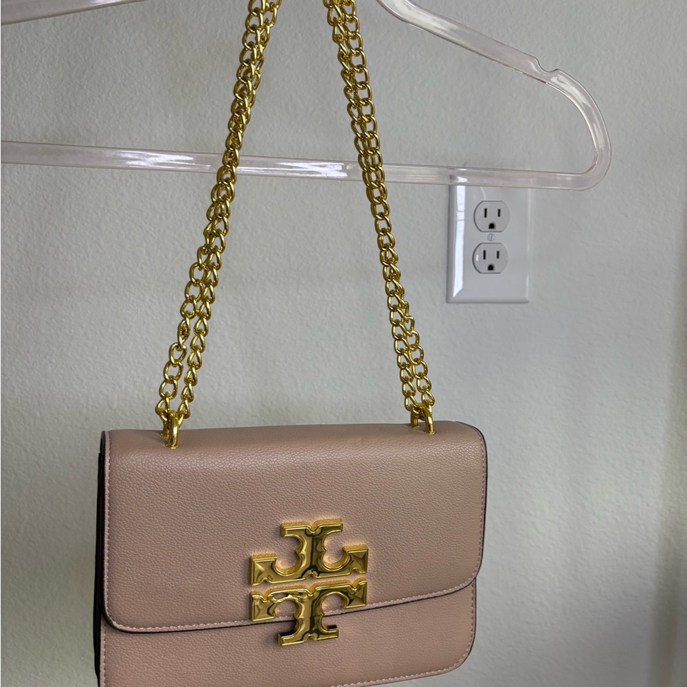 Tory Burch Cream and Gold Shoulder Bag with Luxe Chain